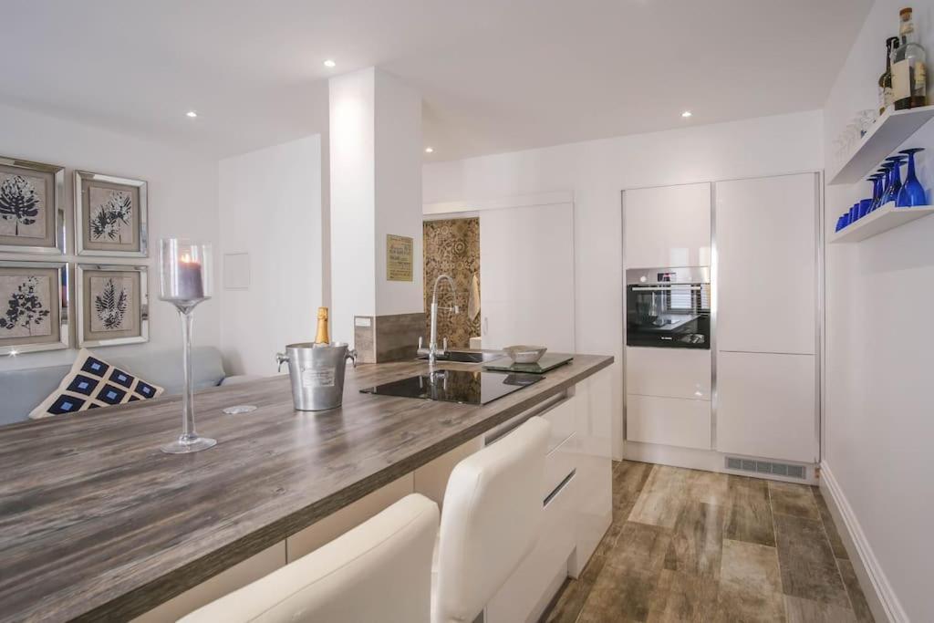 Summer Breeze Apartment, In The Historic Centre Of Лагос Екстериор снимка
